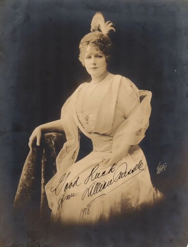 Quelques portraits de Lillian Russell, actrice et chanteuse du XIXème et XXème siècle quelques portraits de lillian russell actrice et chanteuse du xixeme et xxeme siecle 45 quelques-portraits-de-lillian-russell-actrice-et-chanteuse-du-xixeme-et-xxeme-siecle-45