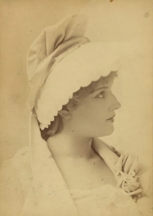 Quelques portraits de Lillian Russell, actrice et chanteuse du XIXème et XXème siècle quelques portraits de lillian russell actrice et chanteuse du xixeme et xxeme siecle 5 quelques-portraits-de-lillian-russell-actrice-et-chanteuse-du-xixeme-et-xxeme-siecle-5