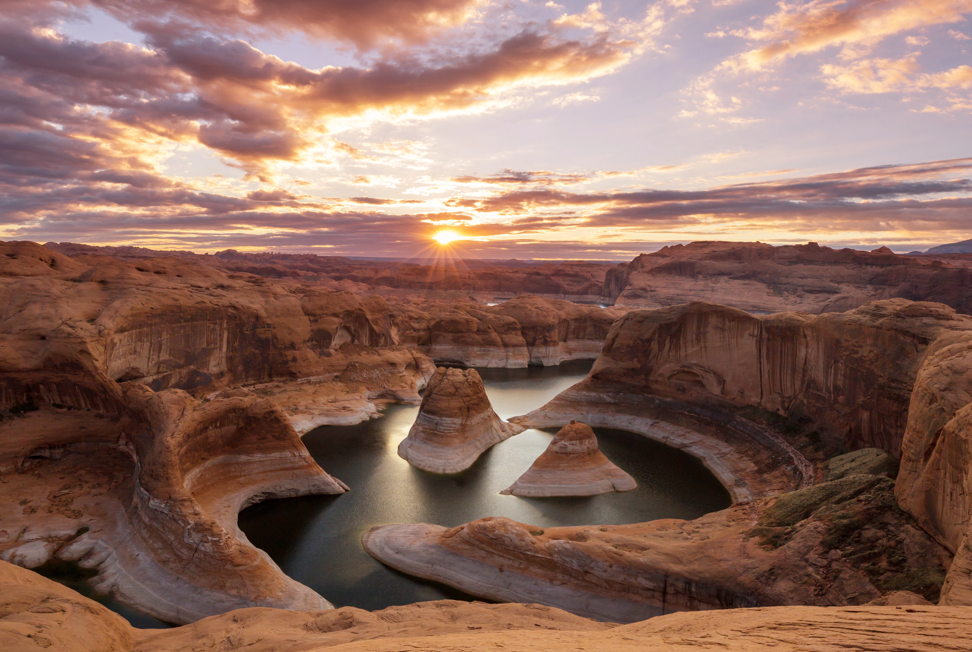 reflection canyon lake powell coucher soleil Reflection Canyon et les méandres du lac Powell au coucher du soleil dans l’Utah