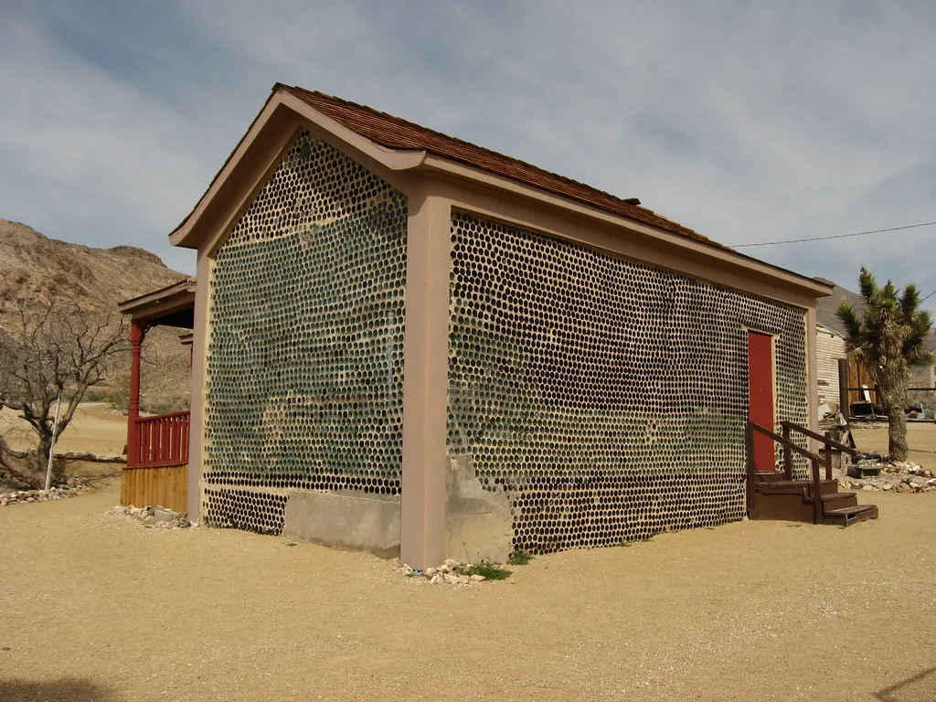 Rhyolite, ville fantôme de la ruée vers l'or rhyolite ville fantome de la ruee vers lor nevada bottle house rhyolite-ville-fantome-de-la-ruee-vers-lor-nevada-bottle-house.