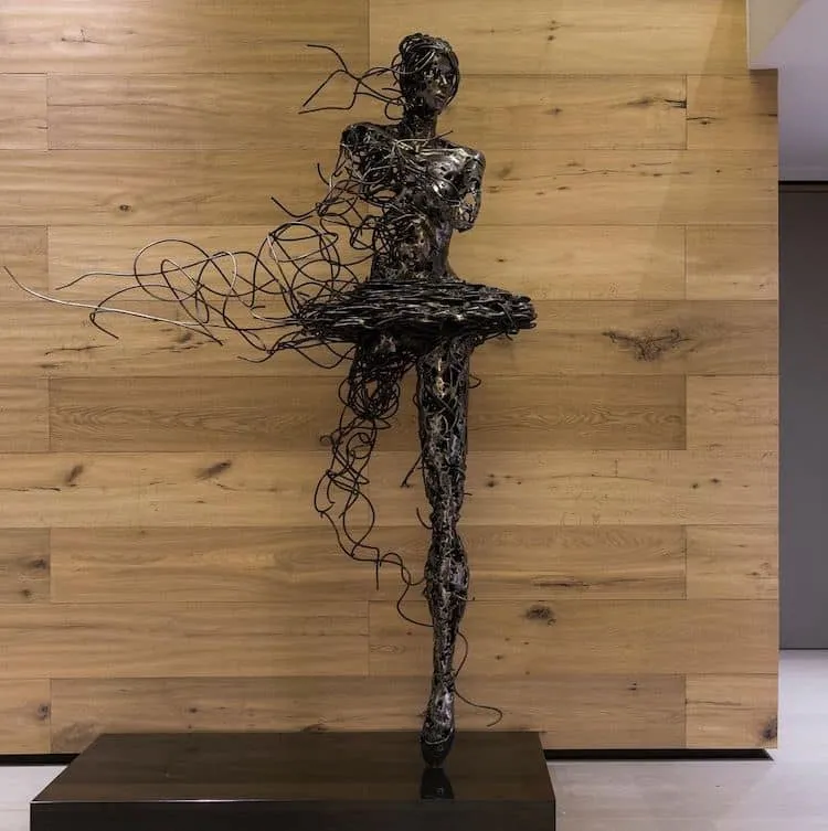 De nouvelles sculptures de personnes en désintégration par Regardt Van Der Meulen de nouvelles sculptures de personnes en desintegration par regardt van der meulen 13 de-nouvelles-sculptures-de-personnes-en-desintegration-par-regardt-van-der-meulen-13