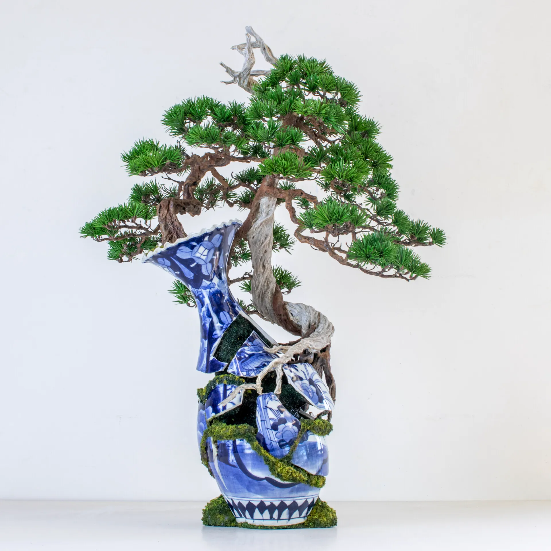 Des sculptures mélangeant bonsaï et porcelaine des sculptures melangeant bonsai et porcelaine patrick bergma 6 des-sculptures-melangeant-bonsai-et-porcelaine-patrick-bergma-6