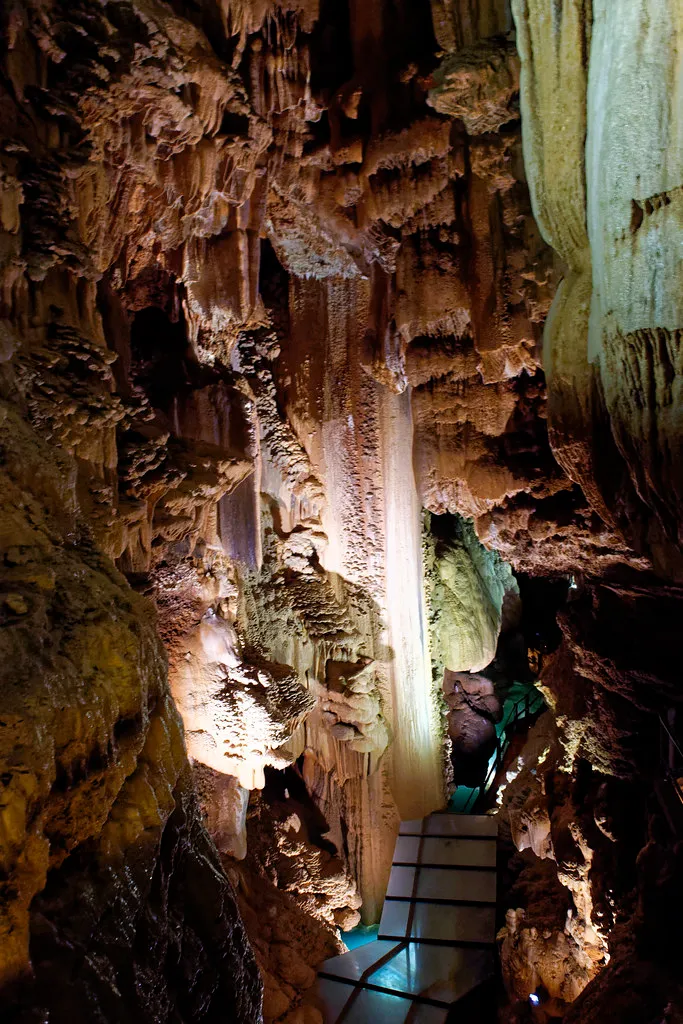 L'impressionnant gouffre de Padirac grotte Gouffre de Padirac lot france 8 grotte_Gouffre_de_Padirac-lot-france-8