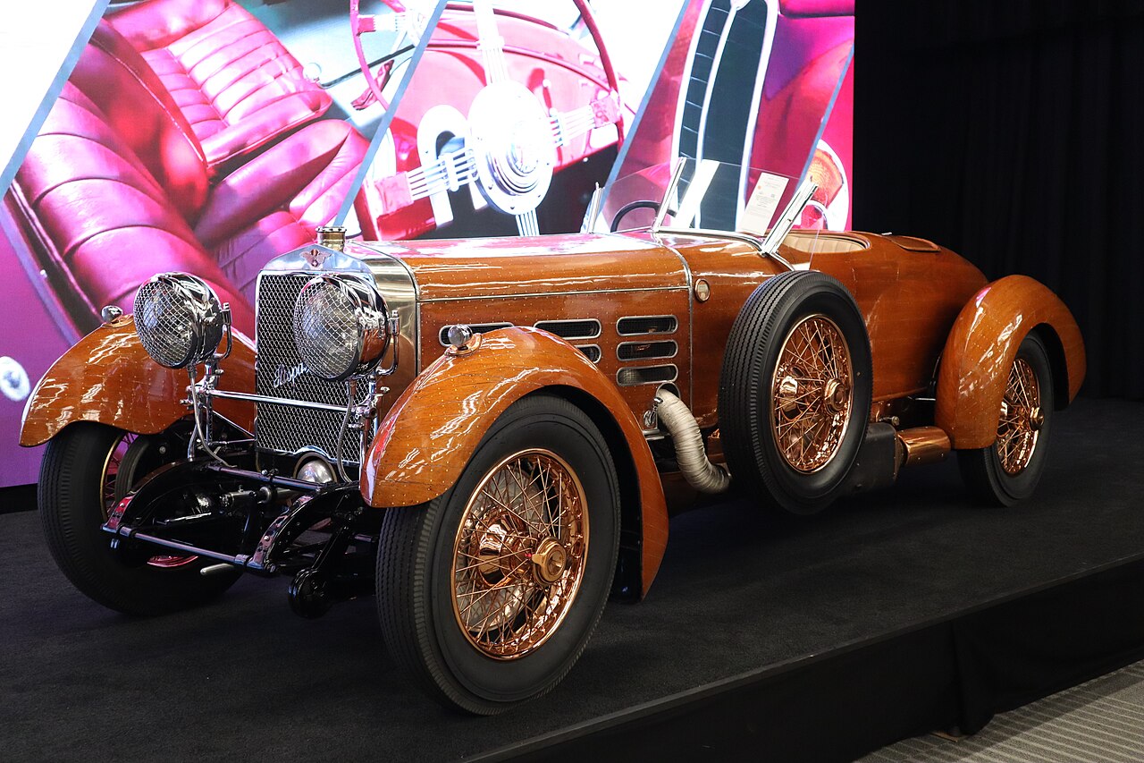 hispano suiza h6c tulipwood 1924 vue avant Vue avant de l'Hispano-Suiza H6C Tulipwood montrant son long capot, sa calandre et son châssis sportif