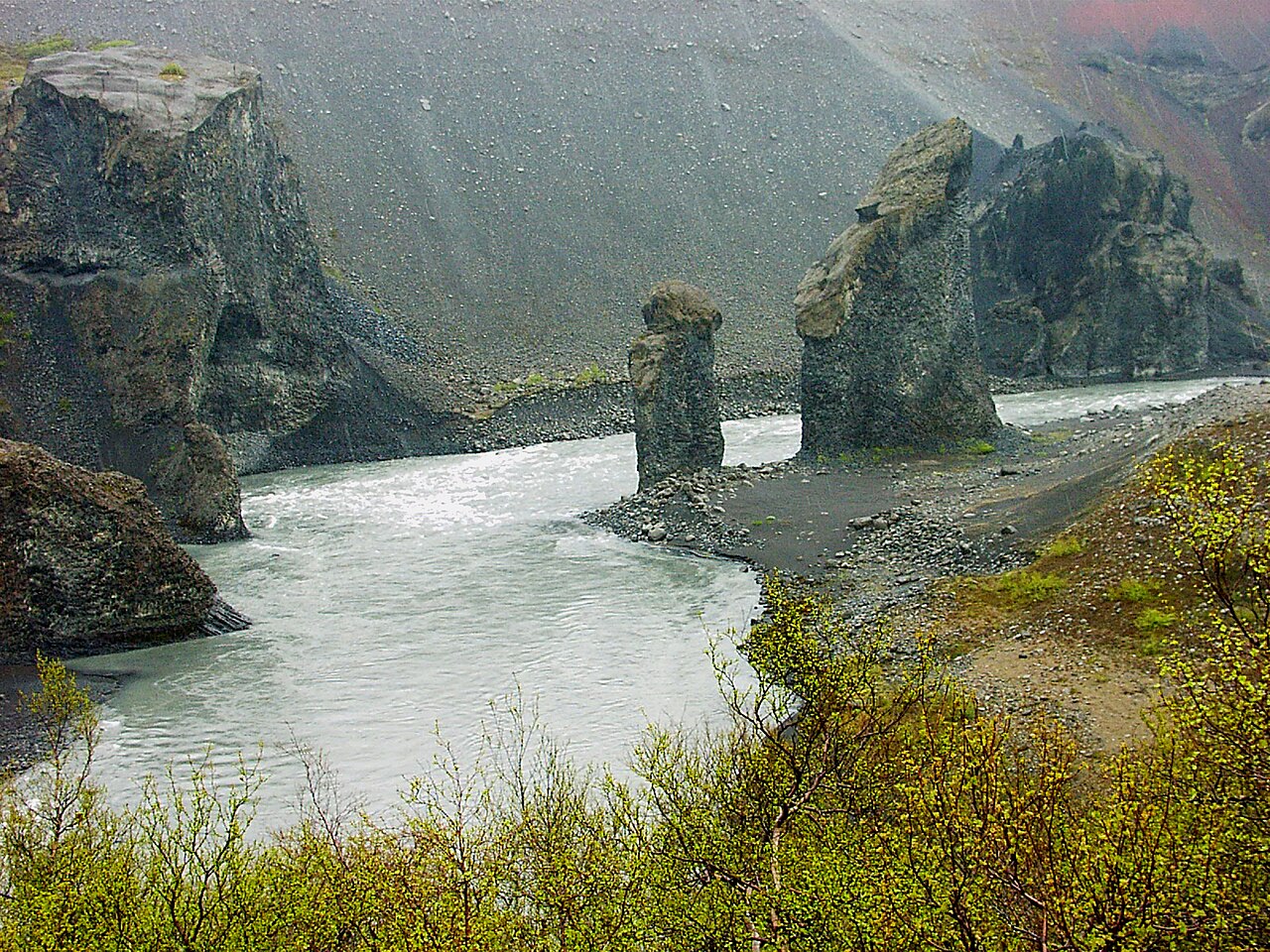 Les formations rocheuses Karl et Kerling dans le nord de l’Islande
Les formations rocheuses Karl et Kerling dans le nord de l’Islande