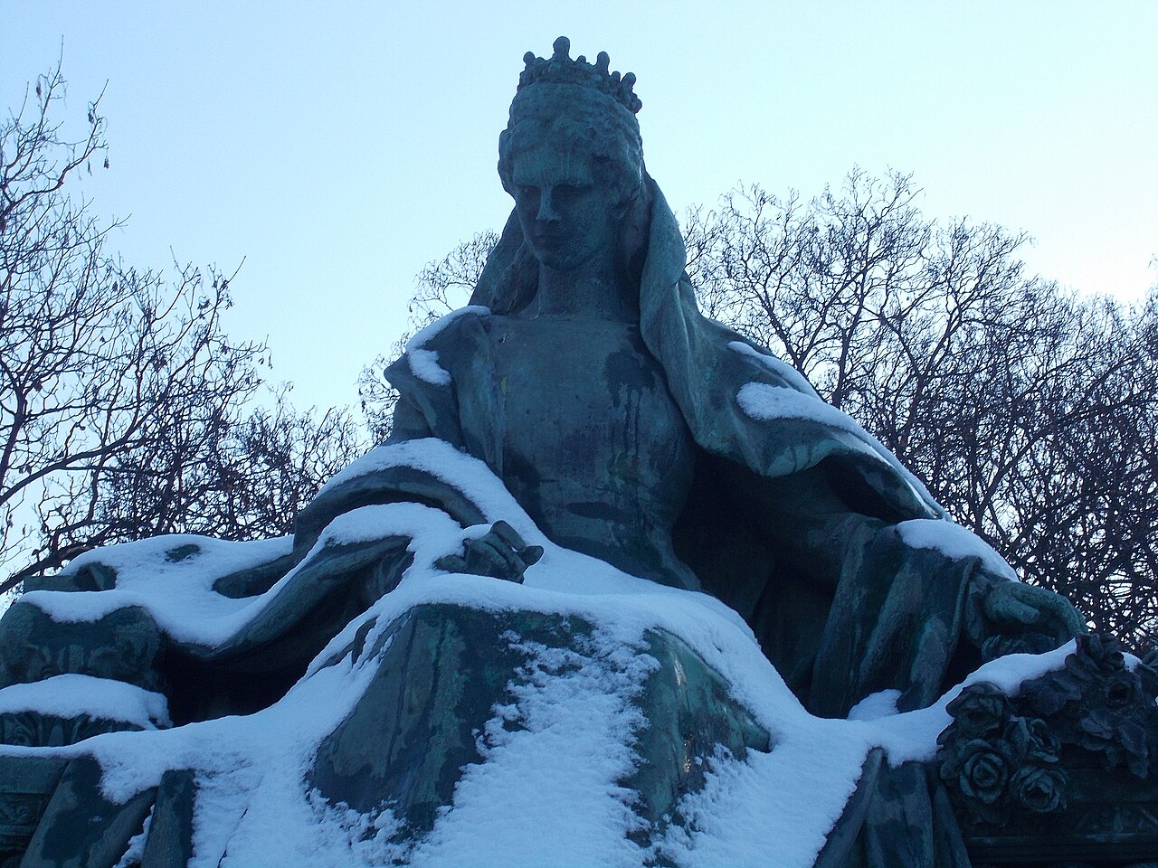 Statue actuelle de l’impératrice Sissi à Döbrentei tér sur la rive de Buda