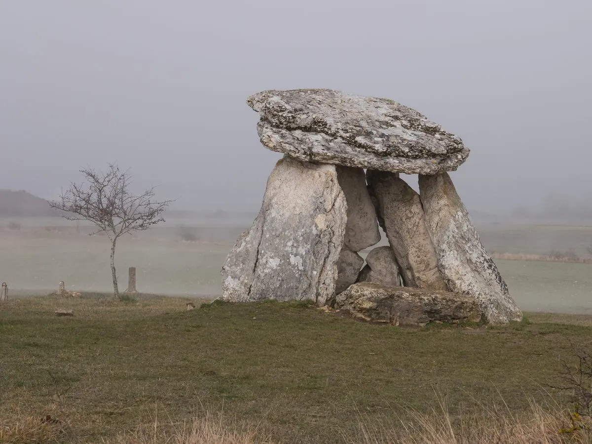 Le dolmen de Sorginetxe, la maison de sorcière le dolmen de sorginetxe la maison de sorciere basque espagne 2 le-dolmen-de-sorginetxe-la-maison-de-sorciere-basque-espagne-2
