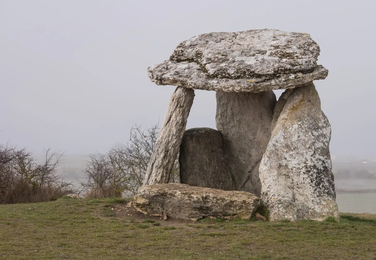 Le dolmen de Sorginetxe, la maison de sorcière le dolmen de sorginetxe la maison de sorciere basque espagne 3 le-dolmen-de-sorginetxe-la-maison-de-sorciere-basque-espagne-3.