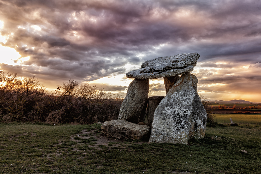 Le dolmen de Sorginetxe, la maison de sorcière le dolmen de sorginetxe la maison de sorciere basque espagne 5 le-dolmen-de-sorginetxe-la-maison-de-sorciere-basque-espagne-5