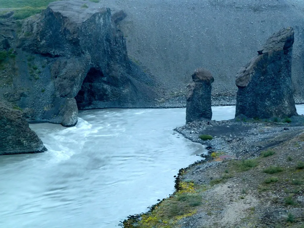 Les trolls pétrifiés Karl og Kerling les trolls petrifies karl og kerling islande 4 les-trolls-petrifies-karl-og-kerling-islande-4