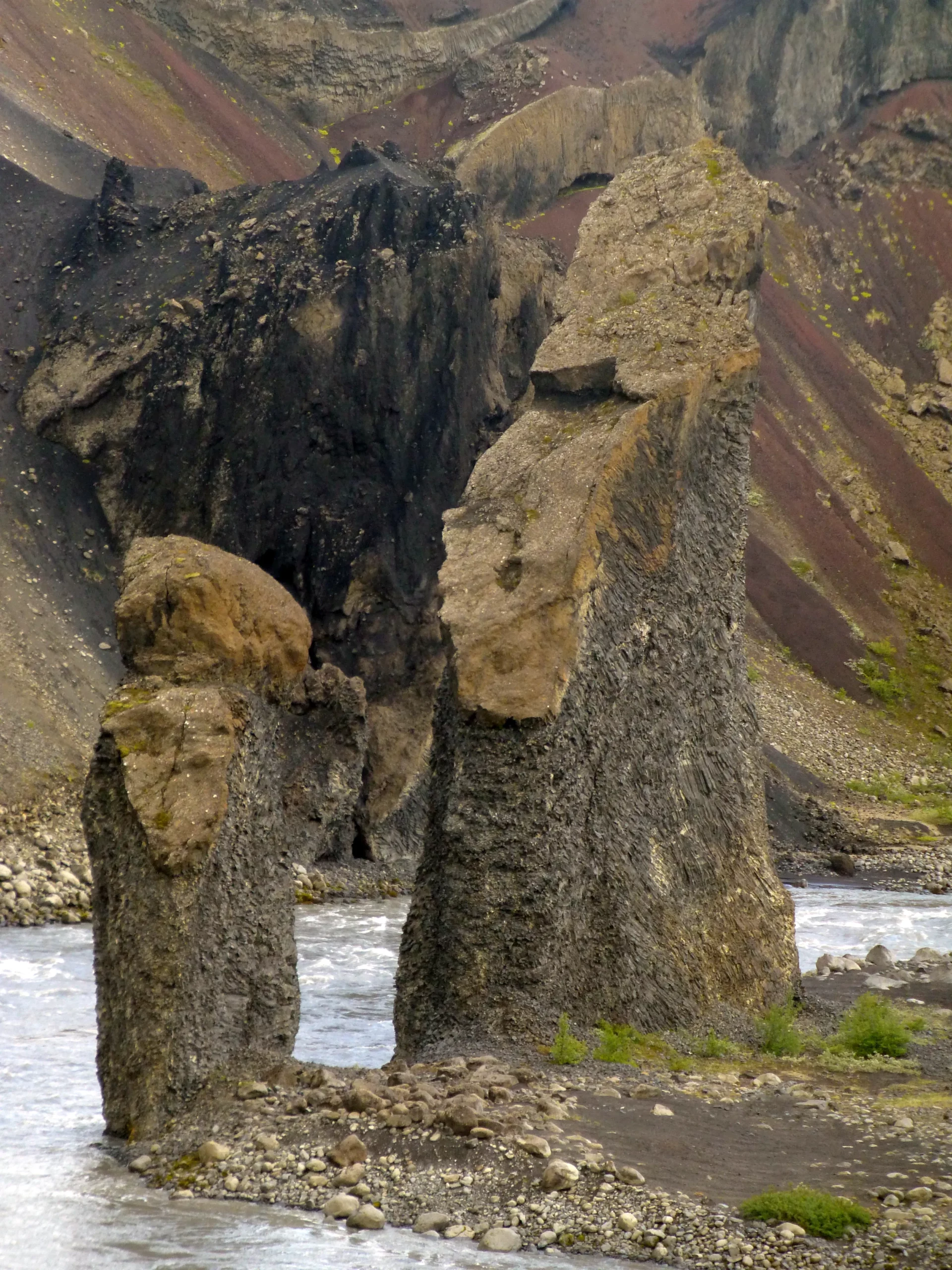 Les trolls pétrifiés Karl og Kerling les trolls petrifies karl og kerling islande 5 scaled les-trolls-petrifies-karl-og-kerling-islande-5-scaled.