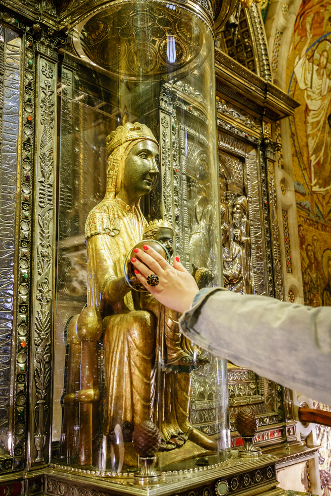 Montserrat, montagnes sacrées de Catalogne montserrat montagnes sacrees de catalogne vierge noire 3 montserrat-montagnes-sacrees-de-catalogne-vierge-noire-3