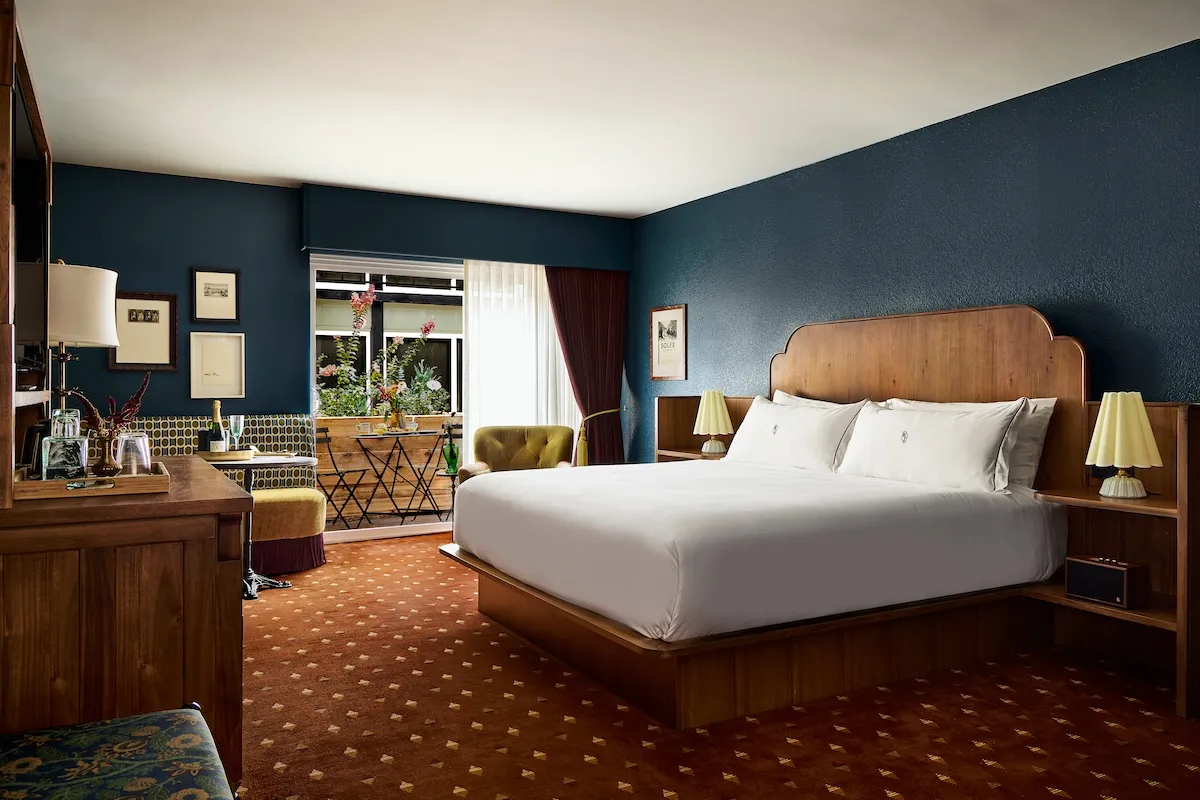 The Hotel Chalet propose des chambres dans des wagons de 1920 et 1960 the hotel chalet propose des chambres dans des wagons de 1920 et 1960 10 the-hotel-chalet-propose-des-chambres-dans-des-wagons-de-1920-et-1960-10