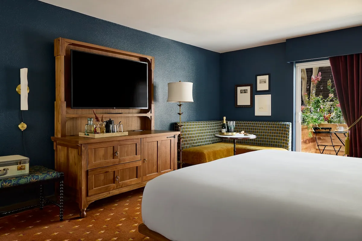 The Hotel Chalet propose des chambres dans des wagons de 1920 et 1960 the hotel chalet propose des chambres dans des wagons de 1920 et 1960 9 the-hotel-chalet-propose-des-chambres-dans-des-wagons-de-1920-et-1960-9