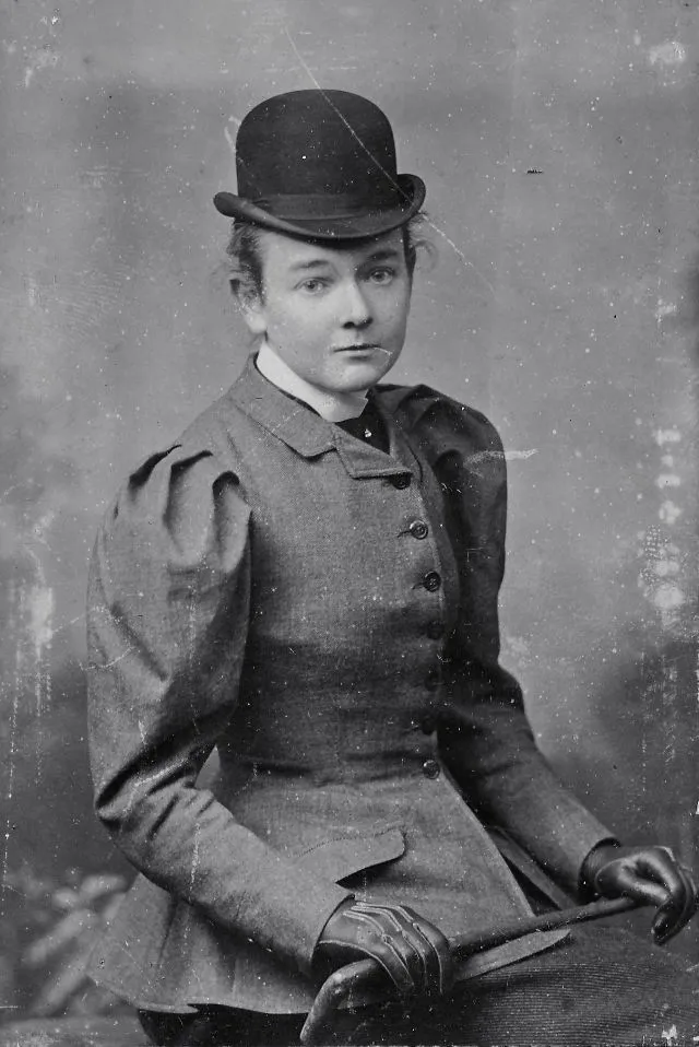 45 portraits d'élégantes femmes avec un chapeau de la fin du XIXème siècle 45 portraits delegantes femmes avec un chapeau de la fin du xixeme siecle 1 45-portraits-delegantes-femmes-avec-un-chapeau-de-la-fin-du-xixeme-siecle-1