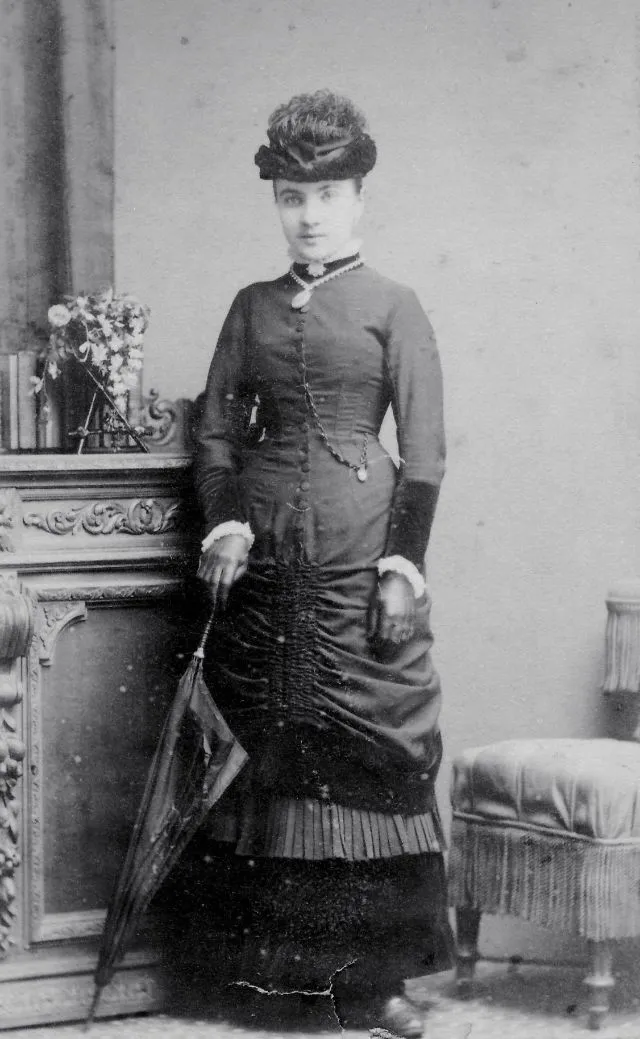 45 portraits d'élégantes femmes avec un chapeau de la fin du XIXème siècle 45 portraits delegantes femmes avec un chapeau de la fin du xixeme siecle 2 45-portraits-delegantes-femmes-avec-un-chapeau-de-la-fin-du-xixeme-siecle-2
