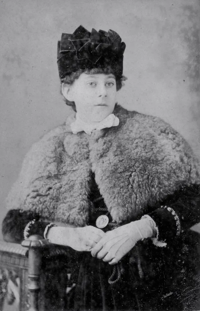 45 portraits d'élégantes femmes avec un chapeau de la fin du XIXème siècle 45 portraits delegantes femmes avec un chapeau de la fin du xixeme siecle 5 45-portraits-delegantes-femmes-avec-un-chapeau-de-la-fin-du-xixeme-siecle-5