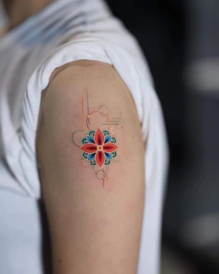 Des tatouages de motifs traditionnels dans un style moderne des tatouages de motifs traditionnels dans un style moderne pittakkm 8 des-tatouages-de-motifs-traditionnels-dans-un-style-moderne-pittakkm-8