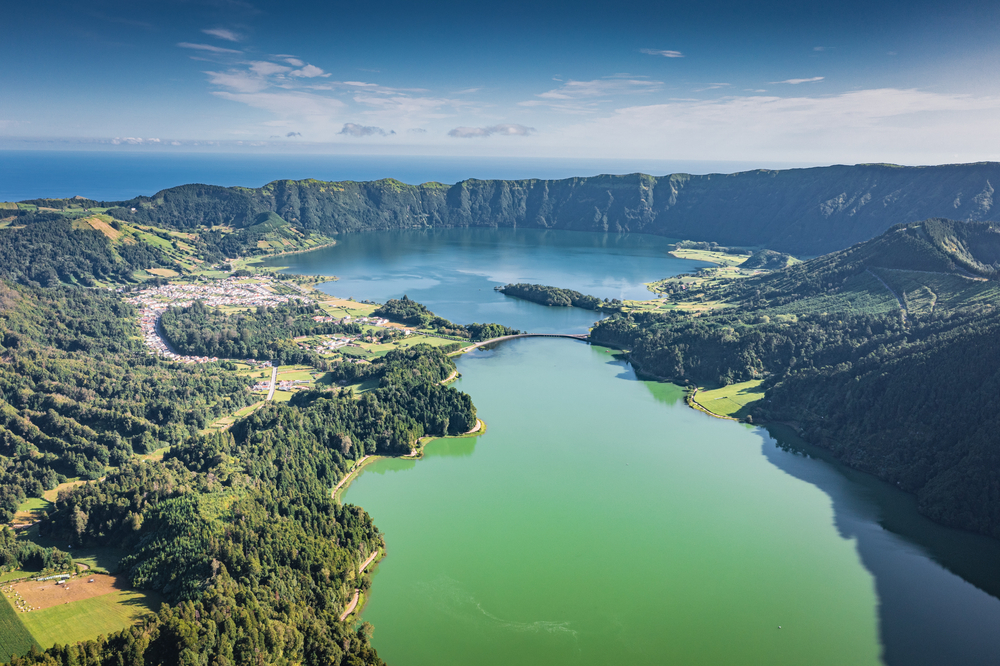 La légende des lacs jumeaux de Lagoa das Sete Cidades la legende des lacs jumeaux de lagoa das sete cidades 2 la-legende-des-lacs-jumeaux-de-lagoa-das-sete-cidades-2