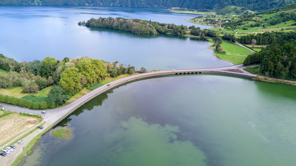 La légende des lacs jumeaux de Lagoa das Sete Cidades la legende des lacs jumeaux de lagoa das sete cidades 4 la-legende-des-lacs-jumeaux-de-lagoa-das-sete-cidades-4.