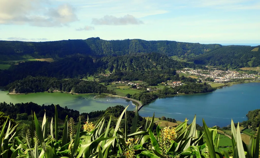 La légende des lacs jumeaux de Lagoa das Sete Cidades la legende des lacs jumeaux de lagoa das sete cidades 5 la-legende-des-lacs-jumeaux-de-lagoa-das-sete-cidades-5