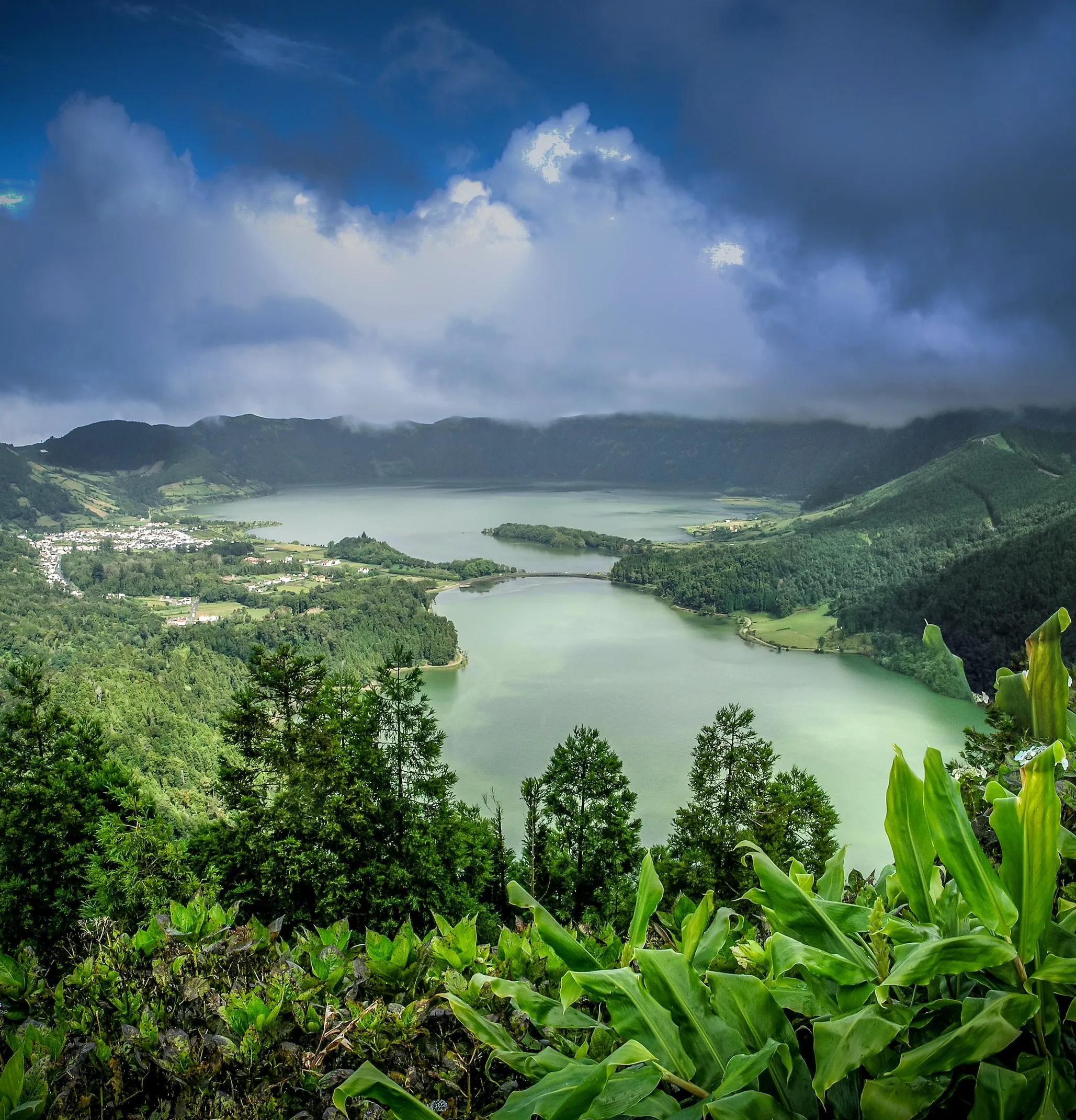 La légende des lacs jumeaux de Lagoa das Sete Cidades la legende des lacs jumeaux de lagoa das sete cidades 6 la-legende-des-lacs-jumeaux-de-lagoa-das-sete-cidades-6