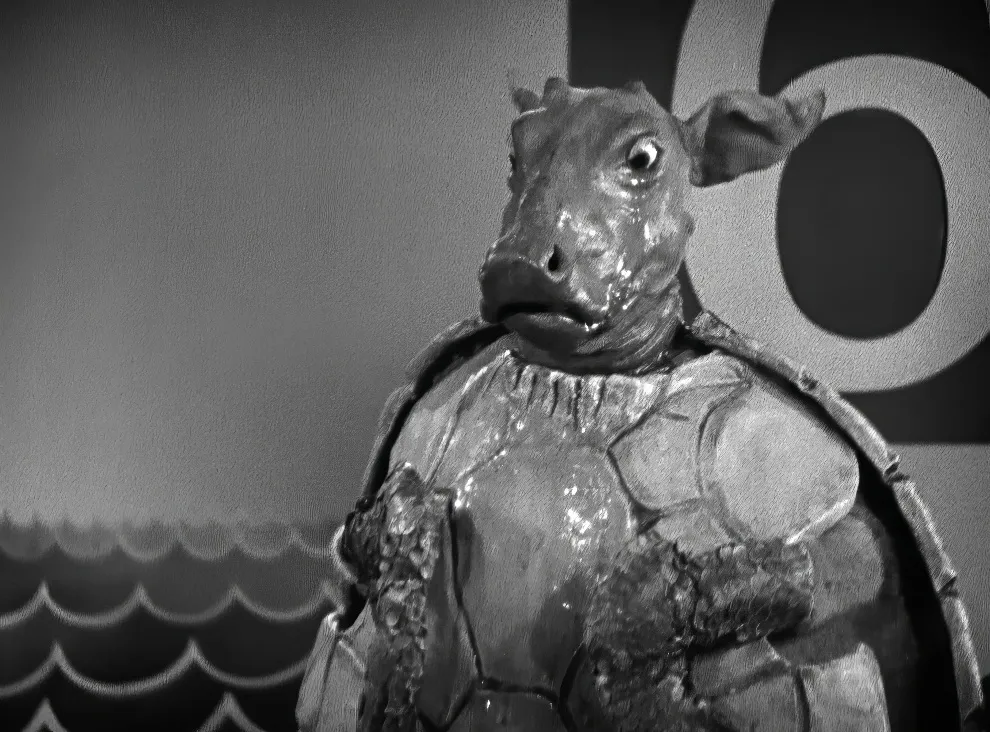 Alice au pays des merveilles version 1933, un vieux film devenu presque terrifiant la version d alice au pays des merveilles terrifiante de 1933 video 4 Cary Grant en Mock Turtle dans Alice au pays des merveilles 1933