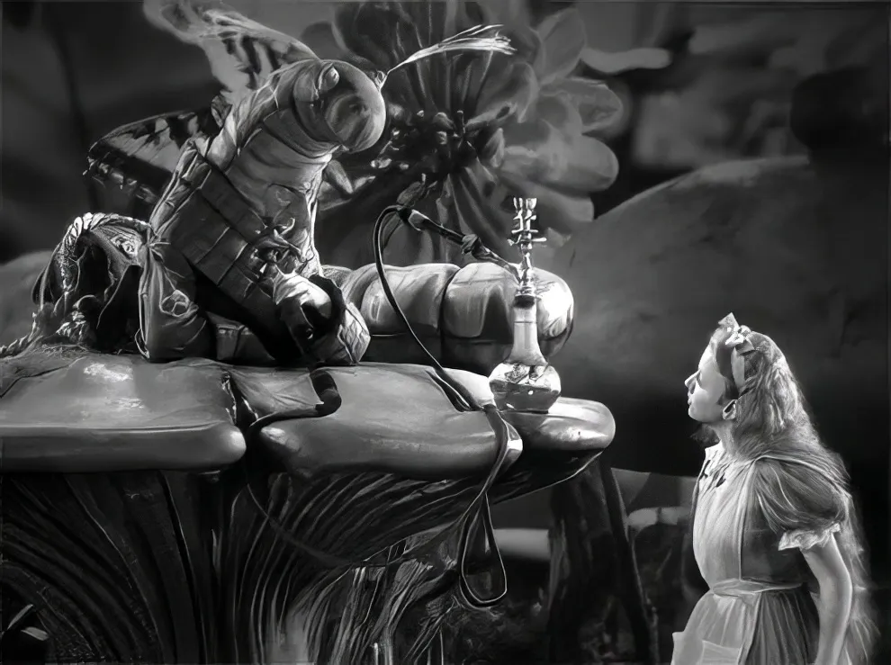 Alice au pays des merveilles version 1933, un vieux film devenu presque terrifiant la version d alice au pays des merveilles terrifiante de 1933 video 7 la-version-d-alice-au-pays-des-merveilles-terrifiante-de-1933-video-7