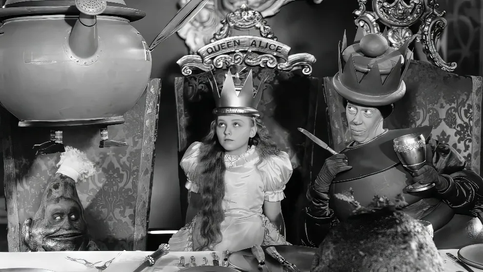 Alice au pays des merveilles version 1933, un vieux film devenu presque terrifiant la version d alice au pays des merveilles terrifiante de 1933 video 9 la-version-d-alice-au-pays-des-merveilles-terrifiante-de-1933-video-9