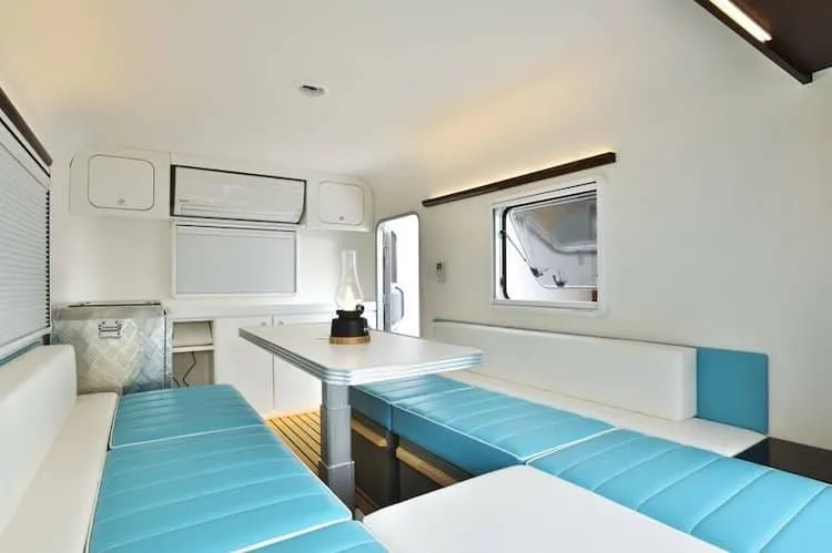 Une charmante petite caravane minimaliste par X-Cabin une charmante petite caravane minimaliste par x cabin 4 une-charmante-petite-caravane-minimaliste-par-x-cabin-4
