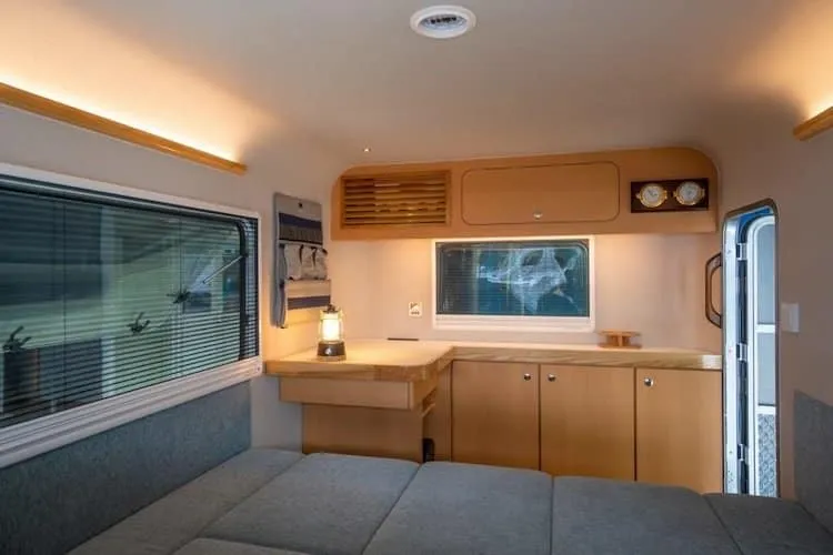 Une charmante petite caravane minimaliste par X-Cabin une charmante petite caravane minimaliste par x cabin 5 une-charmante-petite-caravane-minimaliste-par-x-cabin-5