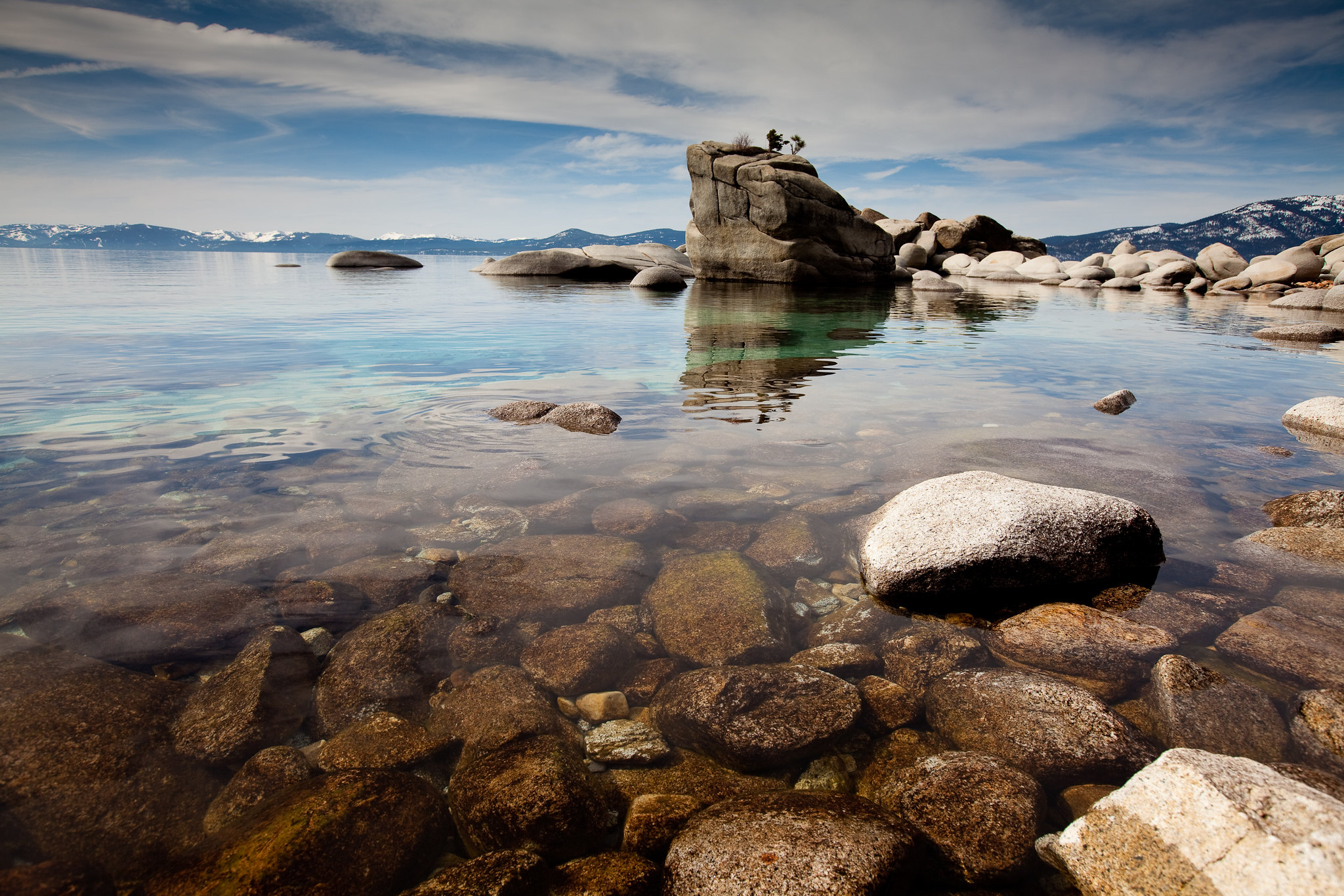 La nature joue les artistes à Bonsaï Rock la nature joue les artistes a bonsai rock lac tahoe nevada usa 4 la-nature-joue-les-artistes-a-bonsai-rock-lac-tahoe-nevada-usa-4.
