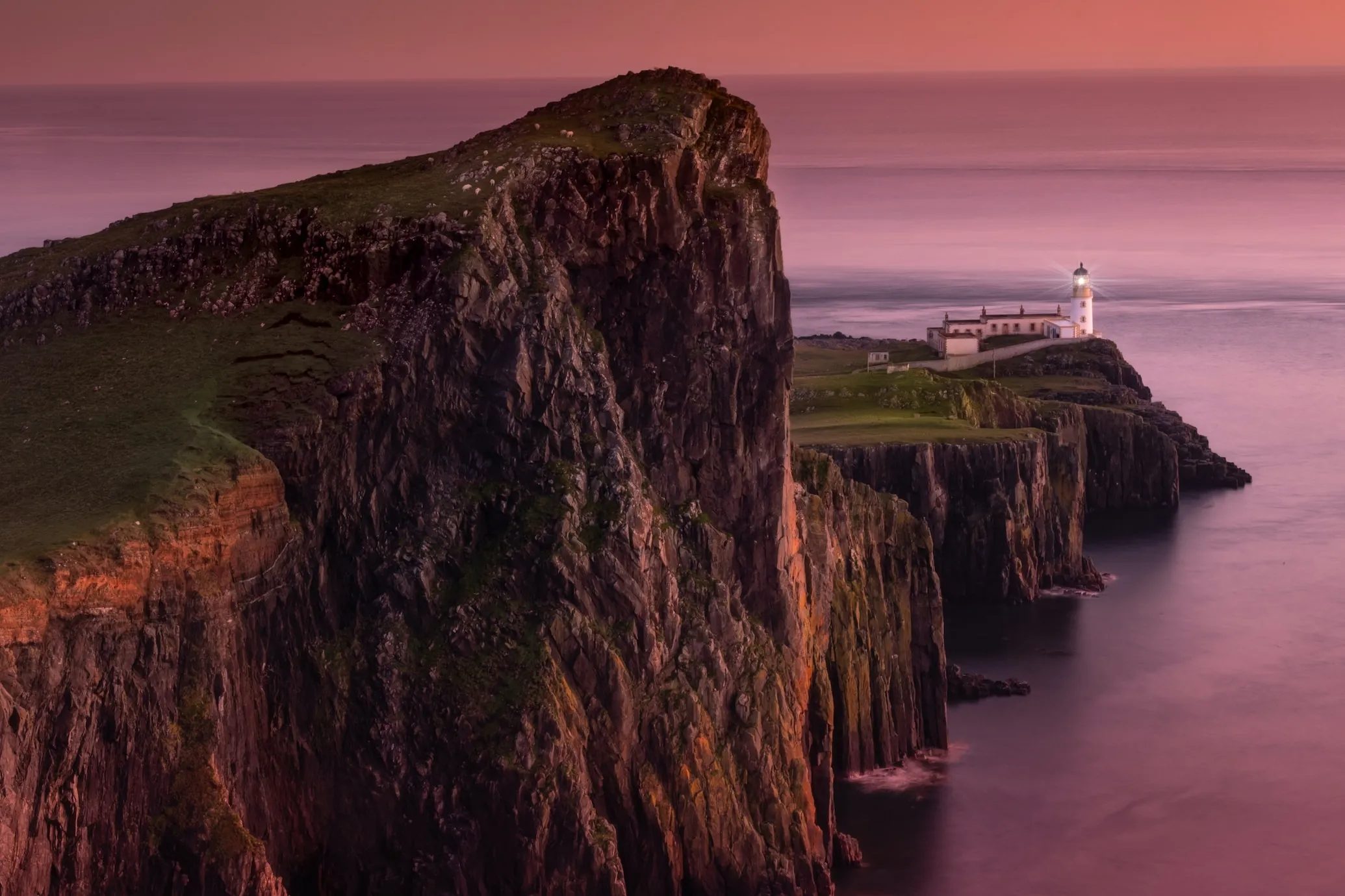 Le magnifique phare de Neist Point le magnifique phare de neist point lighthouse ile de sky ecosse 10 le-magnifique-phare-de-neist-point-lighthouse-ile-de-sky-ecosse-10