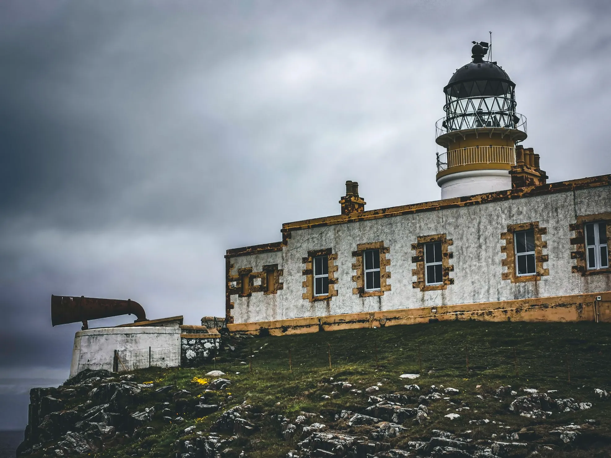 Le magnifique phare de Neist Point le magnifique phare de neist point lighthouse ile de sky ecosse 6 le-magnifique-phare-de-neist-point-lighthouse-ile-de-sky-ecosse-6.
