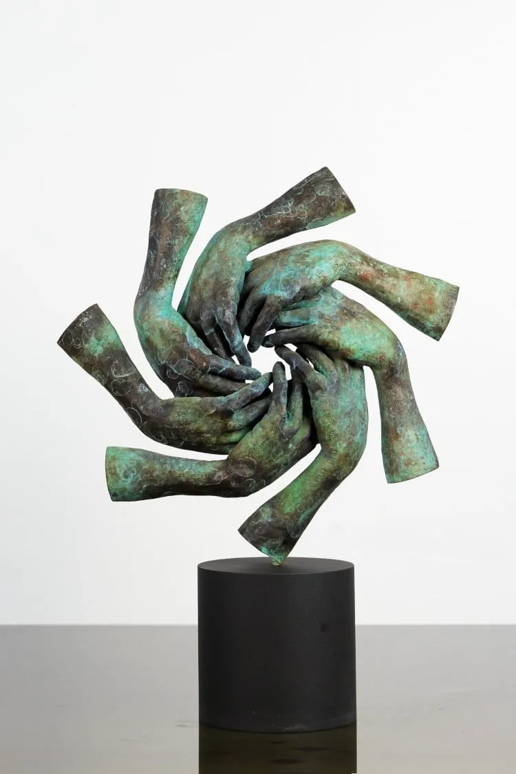 Les sculptures de tornades de mains de Anton Smit les sculptures de tornades de mains de anton smit 2 les-sculptures-de-tornades-de-mains-de-anton-smit-2