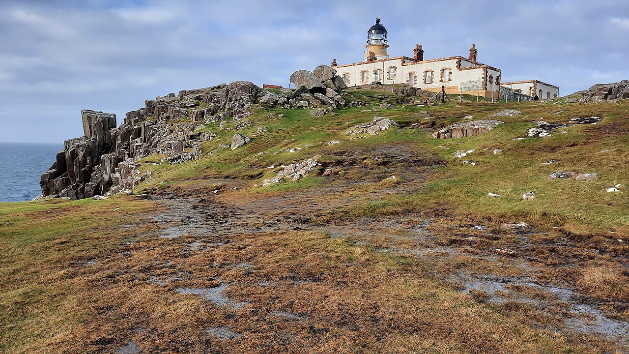 Neist Point Lighthouse sur les falaises de l’île de Skye en Écosse Neist Point Lighthouse sur les falaises de l’île de Skye en Écosse
