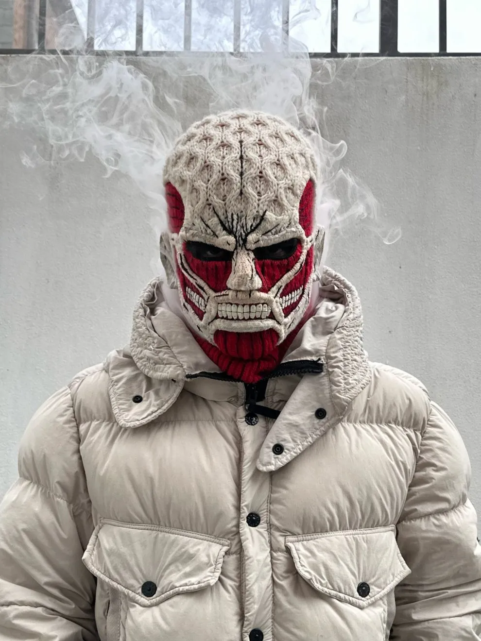 Une cagoule Titan Colossal de l'Attaque des Titans une cagoule titan colossal de lattaque des titans 2 une-cagoule-titan-colossal-de-lattaque-des-titans-2