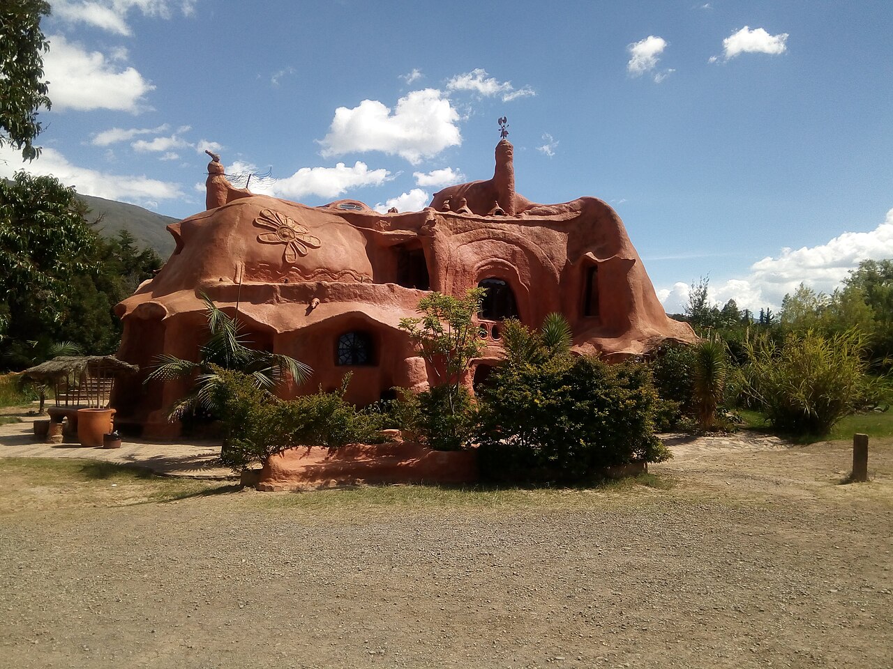 Vue extérieure de Casa Terracota, maison en terre cuite à Villa de Leyva Vue extérieure de Casa Terracota, maison en terre cuite à Villa de Leyva