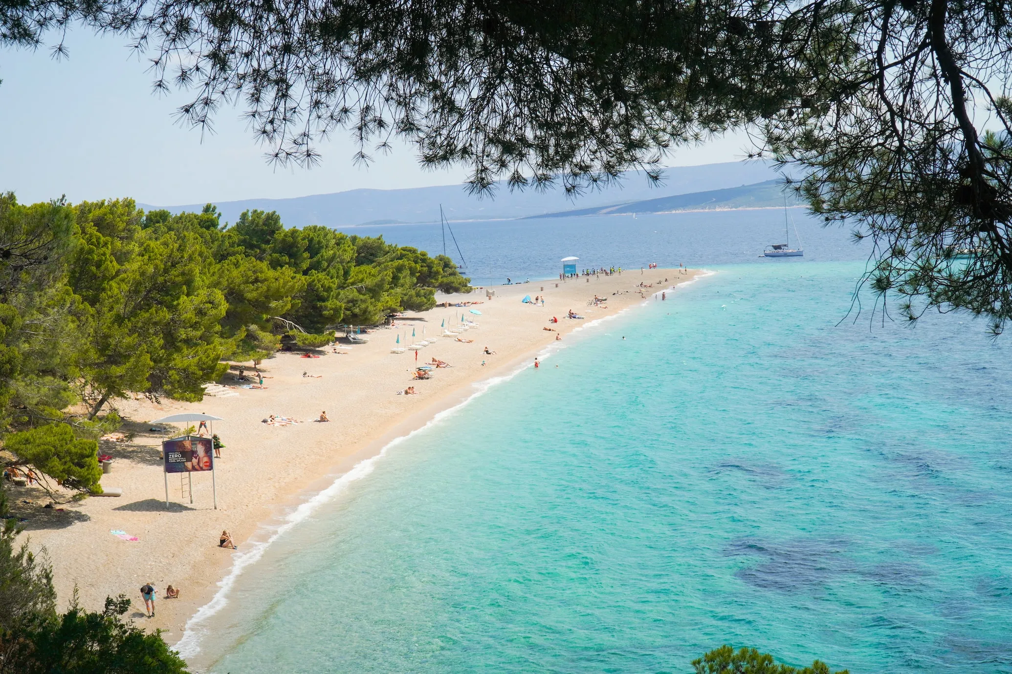 La magnifique plage de Zlatni Rat, corne d'or de Croatie la magnifique plage de zlatni rat corne dor de croatie 4 la-magnifique-plage-de-zlatni-rat-corne-dor-de-croatie-4.
