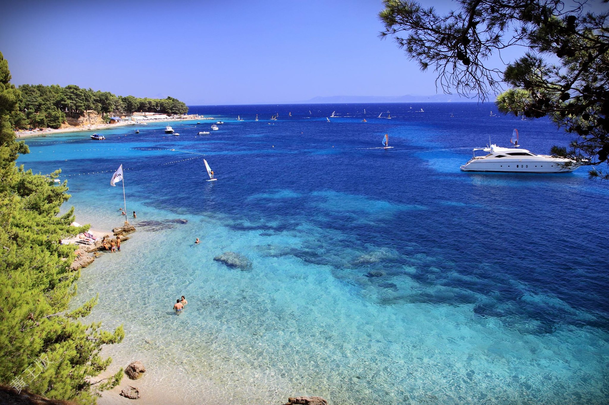 La magnifique plage de Zlatni Rat, corne d'or de Croatie la magnifique plage de zlatni rat corne dor de croatie 6 la-magnifique-plage-de-zlatni-rat-corne-dor-de-croatie-6