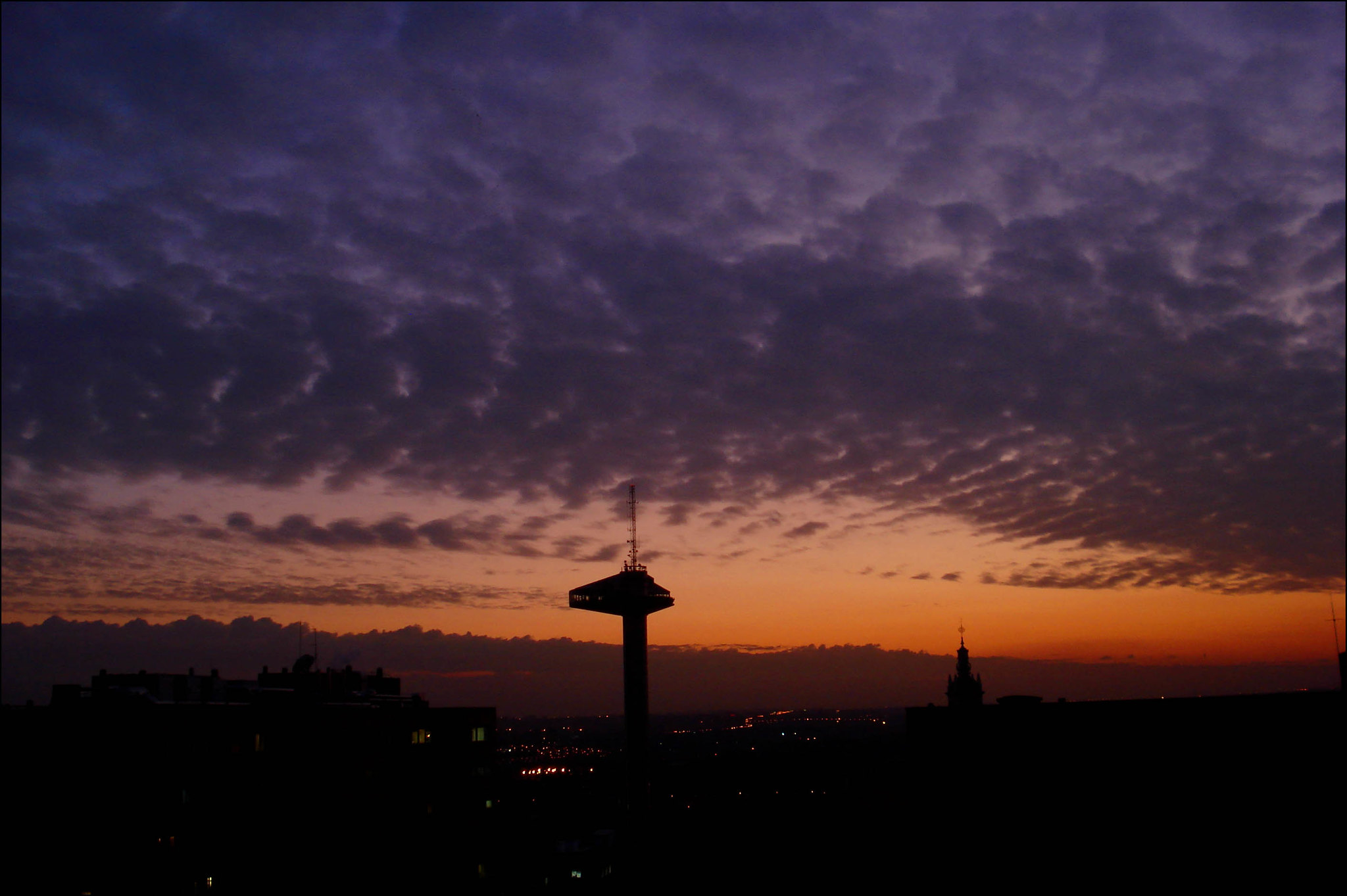 Le phare de Moncloa offre une magnifique vue sur Madrid le phare de moncloa offre une magnifique vue sur madrid faro moncloa 6 le-phare-de-moncloa-offre-une-magnifique-vue-sur-madrid-faro-moncloa-6