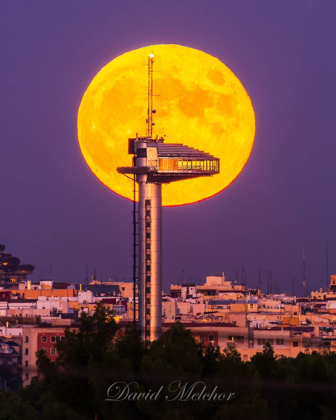Le phare de Moncloa offre une magnifique vue sur Madrid le phare de moncloa offre une magnifique vue sur madrid faro moncloa 7 le-phare-de-moncloa-offre-une-magnifique-vue-sur-madrid-faro-moncloa-7