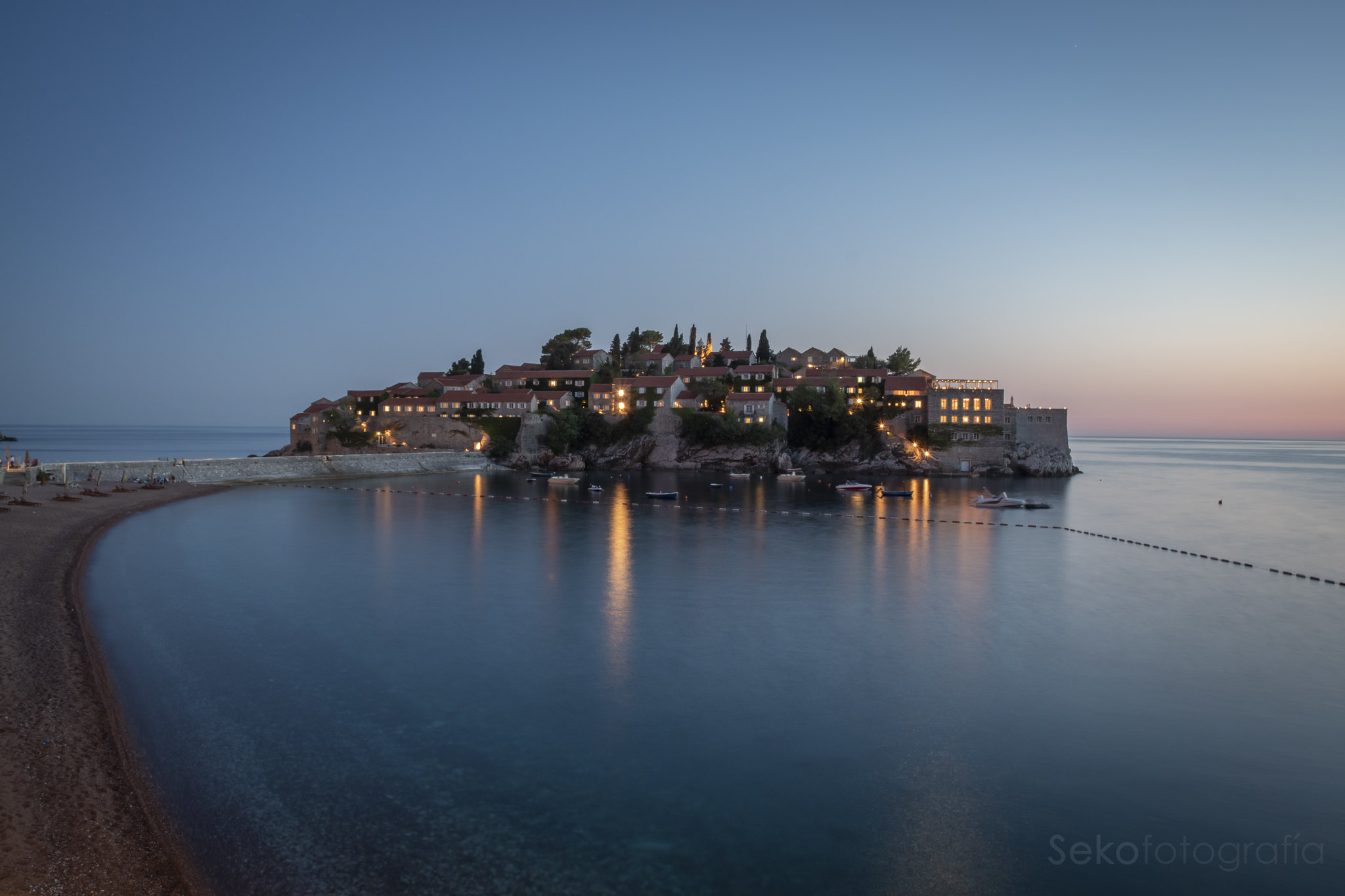 Sveti Stefan : un petit joyau du Monténégro transformé en complexe de luxe sveti stefan un petit joyau du montenegro transforme en complexe de luxe 5 sveti-stefan-un-petit-joyau-du-montenegro-transforme-en-complexe-de-luxe-5