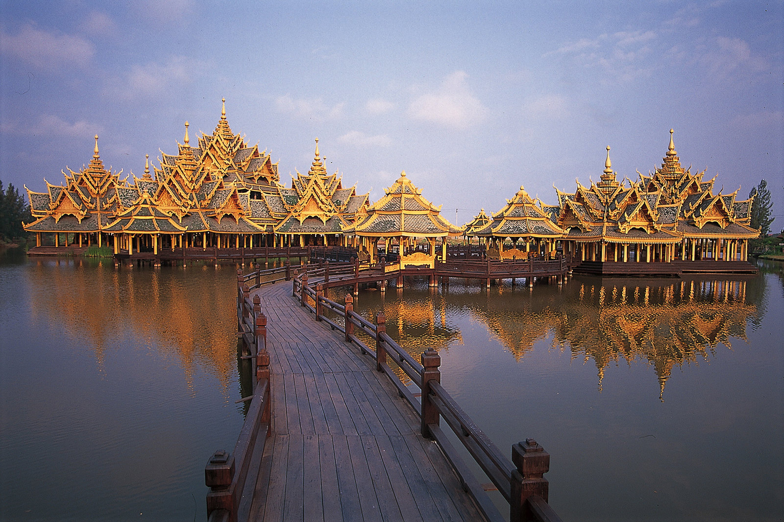 Ancien Siam, le gigantesque musée Muang Boran de Thaïlande ancien siam le gigantesque musee muang boran thailande 4 ancien-siam-le-gigantesque-musee-muang-boran-thailande-4