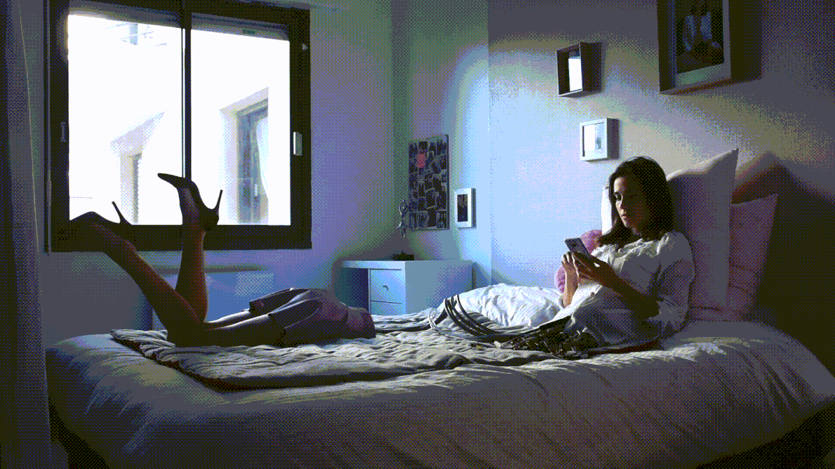 Des femmes androïdes en GIF des femmes androides en gif robot next door 6 des-femmes-androides-en-gif-robot-next-door-6.