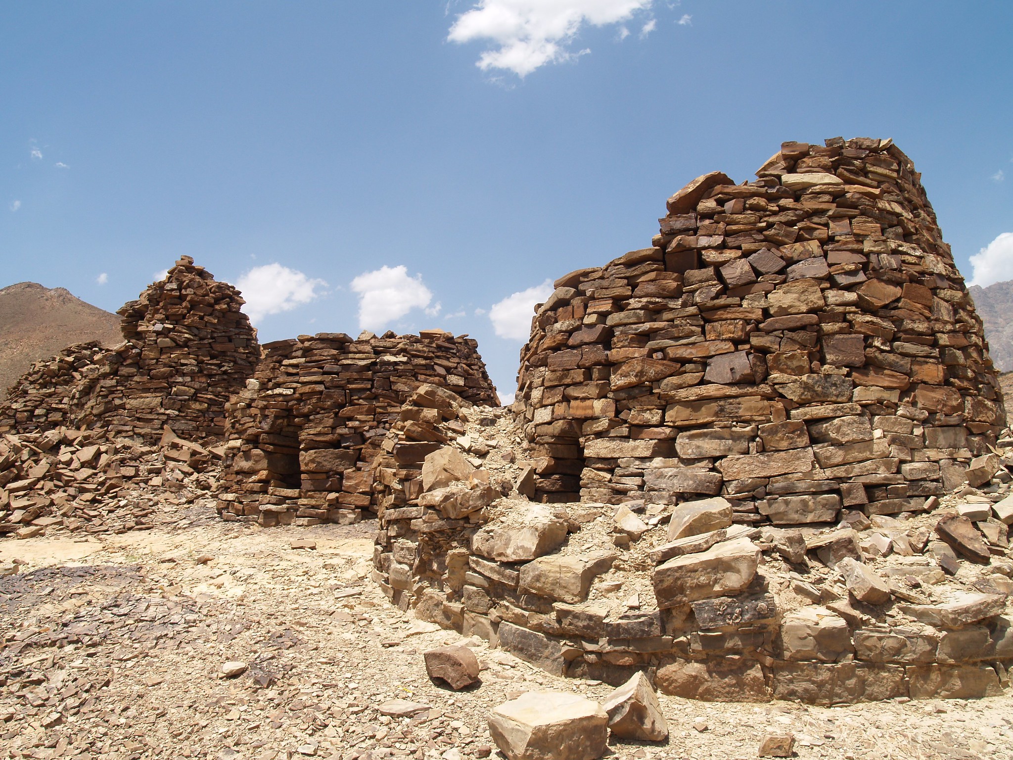 Les tombes en ruche de Al-Ayn les tombes en ruche de al ayn oman tholos 5 les-tombes-en-ruche-de-al-ayn-oman-tholos-5