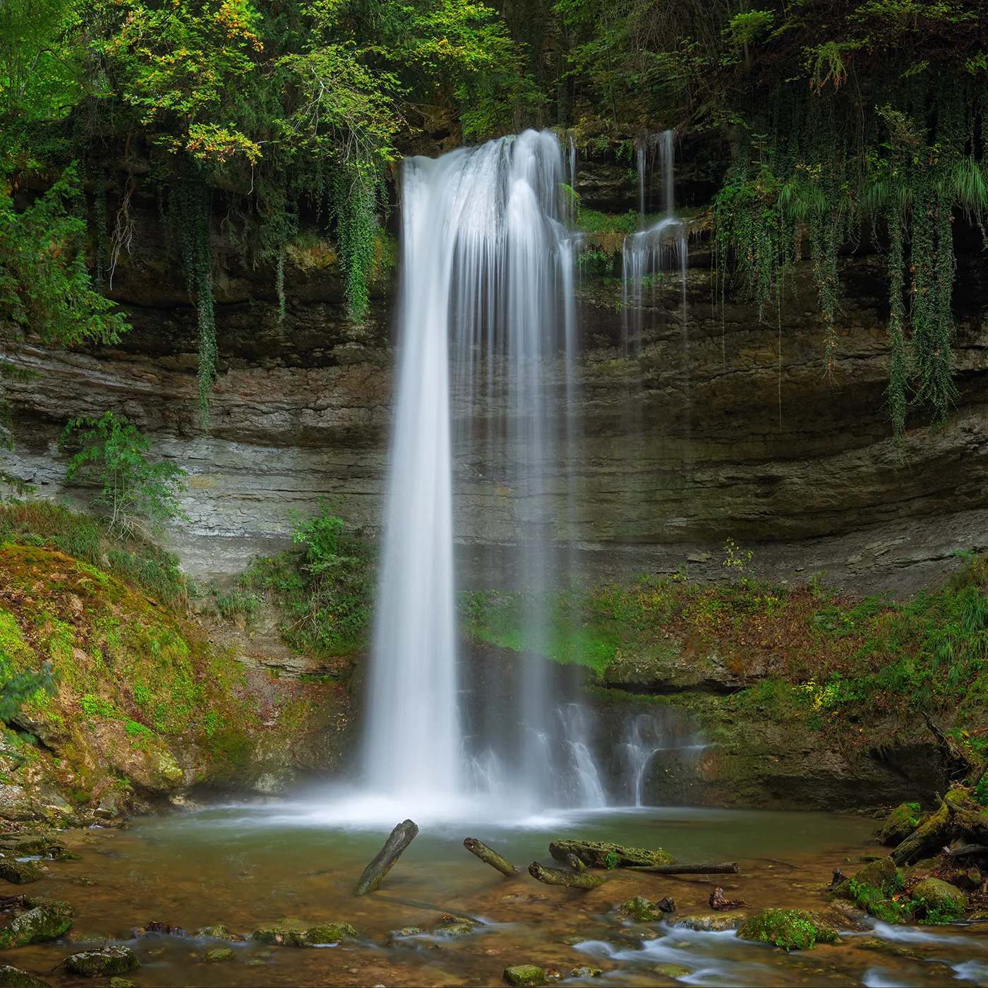 Quelques clichés de magnifiques cascades suisses quelques cliches de magnifiques cascades suisses jennifer essiva 12 quelques-cliches-de-magnifiques-cascades-suisses-jennifer-essiva-12