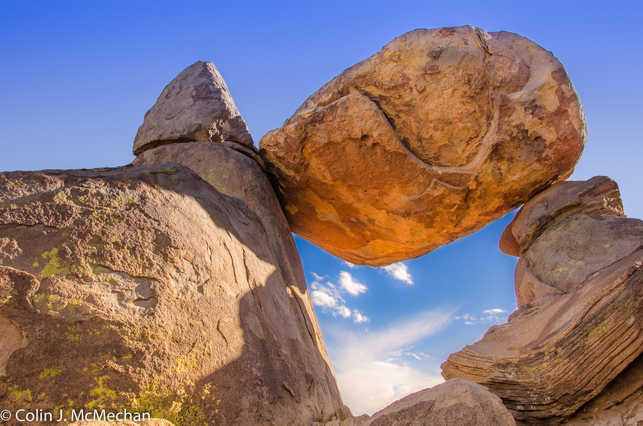 Balanced Rock, rocher en équilibre précaire de Big Bend National Park balanced rock rocher en equilibre precaire de big bend national park 4 balanced-rock-rocher-en-equilibre-precaire-de-big-bend-national-park-4