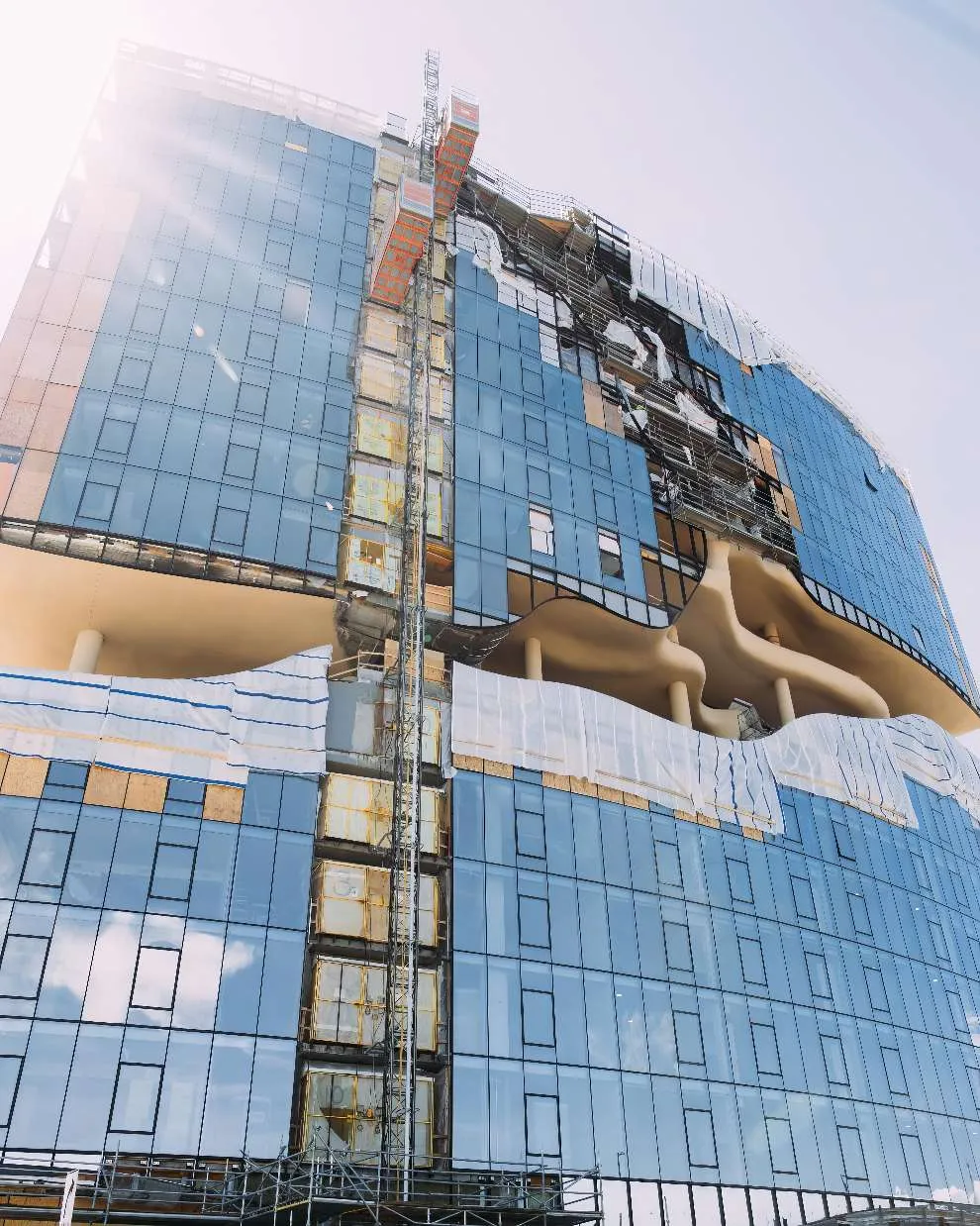 La fantastique façade de la résidence One River North de Denver la fantastique facade de la residence one river north de denver 5 la-fantastique-facade-de-la-residence-one-river-north-de-denver-5