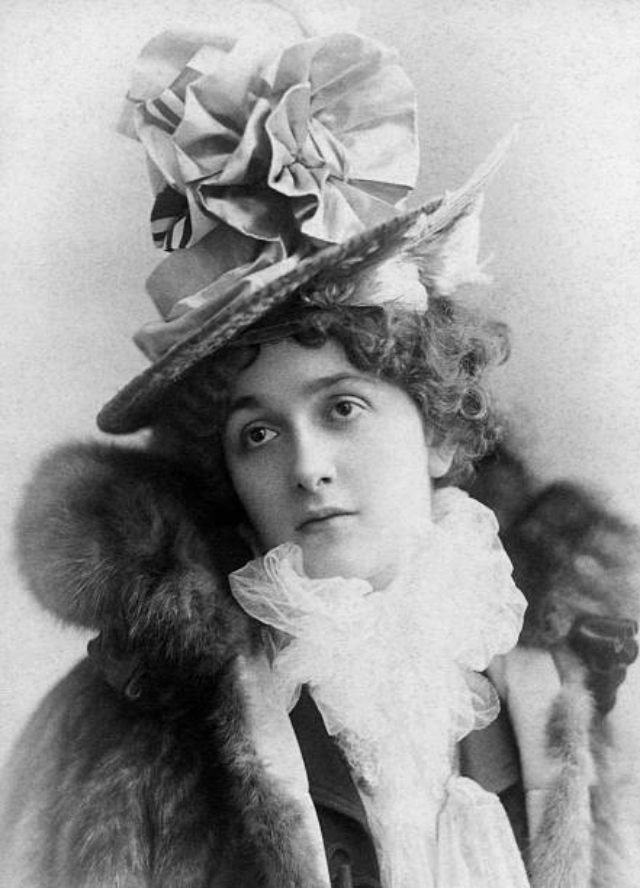 Quelques portraits de Lina Cavalieri, une des plus belles femmes du monde du début du XXème siècle quelques portraits de lina cavalieri une des plus belles femmes du monde du debut du xxeme siecle 15 quelques-portraits-de-lina-cavalieri-une-des-plus-belles-femmes-du-monde-du-debut-du-xxeme-siecle-15